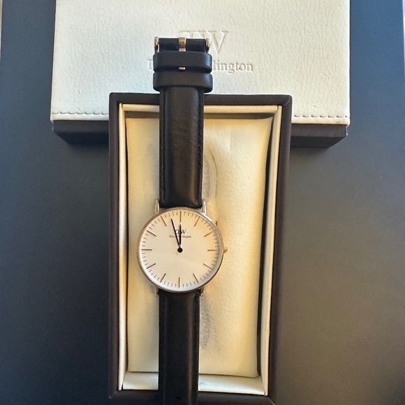 Daniel Wellington | Classic Sheffield - Picture 2 of 3